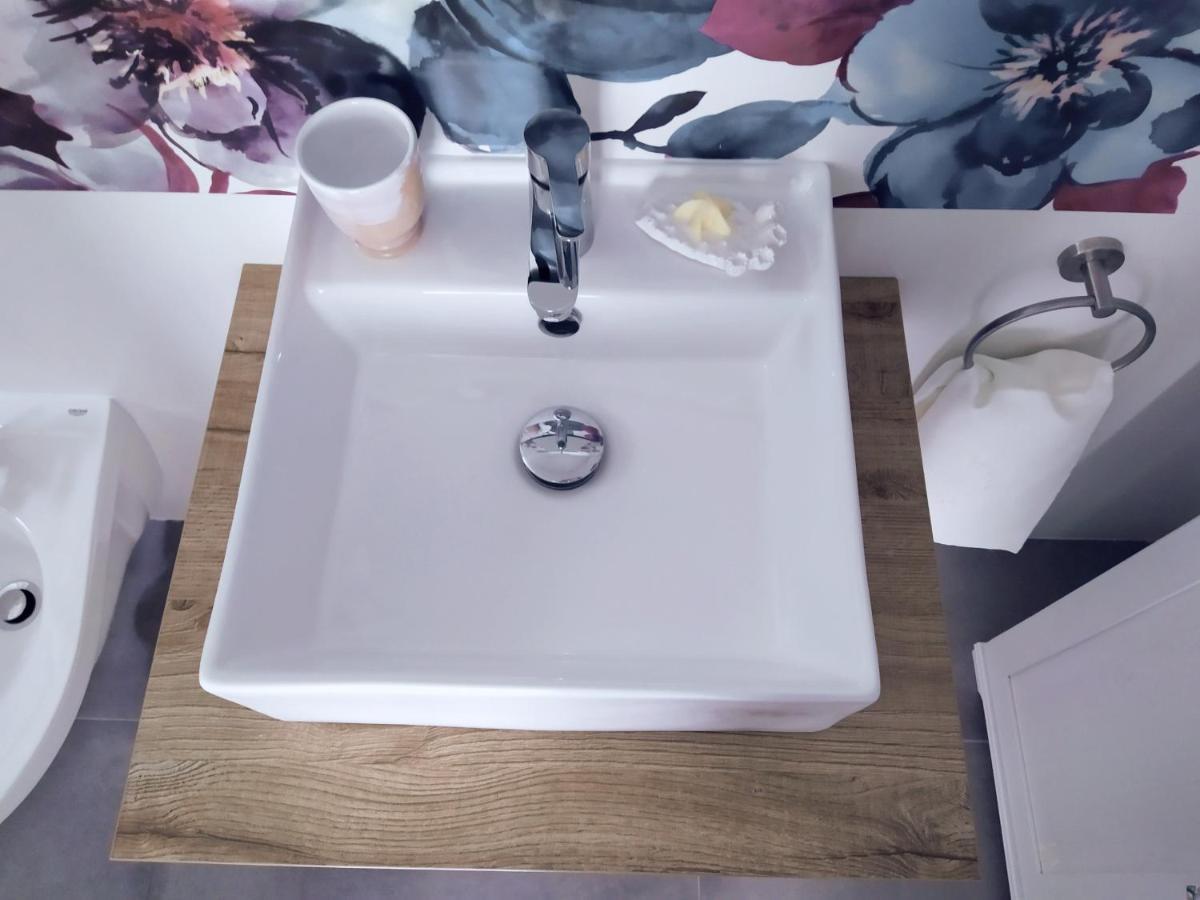 Peonia 2 Posti Wi-Fi Ac Free Park Jacuzzi Bed and Breakfast Porlezza Buitenkant foto